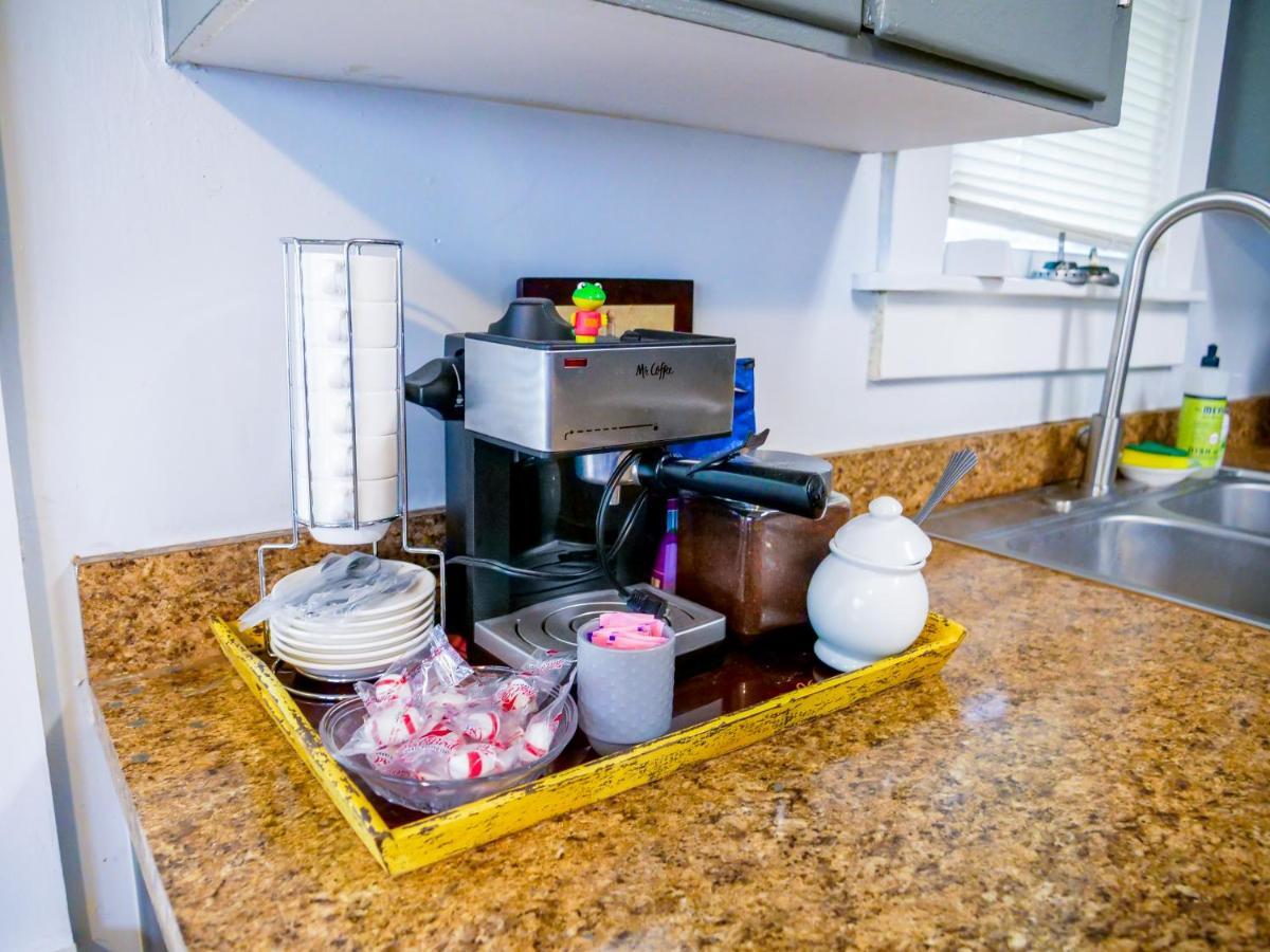Private In With Fenced Yard, Piano, Location, Pets Welcome Hébergement de vacances